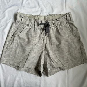 Lululemon on the fly shorts